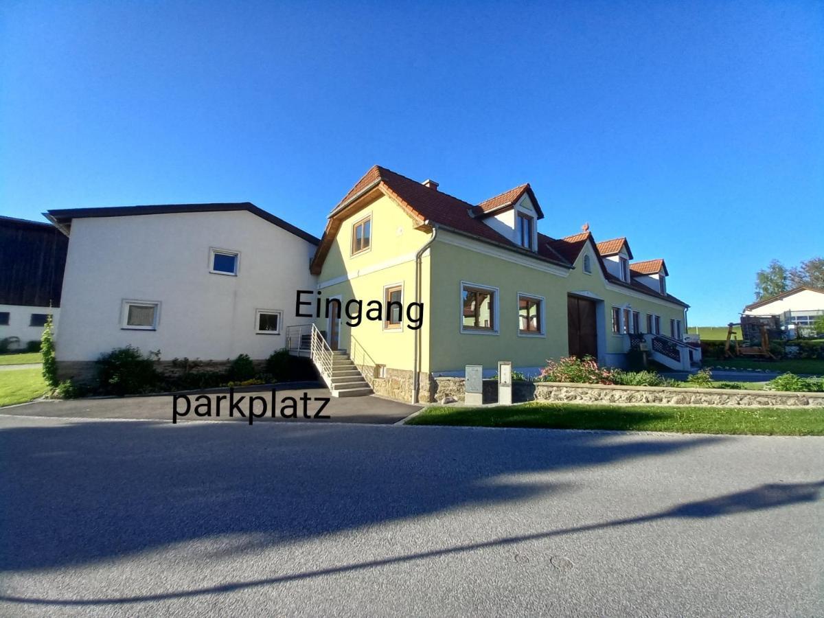 Apartment Am Alpakahof Hahn Grafenschlag Екстериор снимка